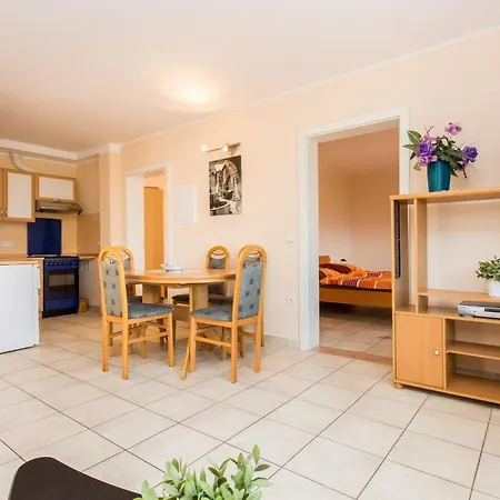 Fuer 5 Personen Ca- 55 M² In Silo- Adriakueste Kroatien - Kroatische Inseln By Interhome Lejlighed
